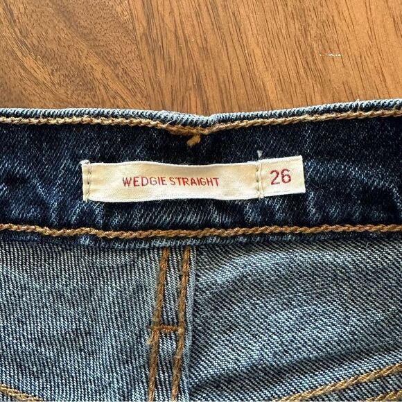 Levi's Wedgie Straight Jeans - Picture 3 of 7